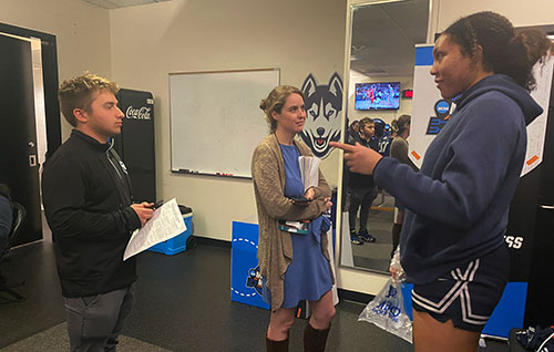 Conner Gates Conducting An Interview At The NCAA Womenʻs Basketball Regional