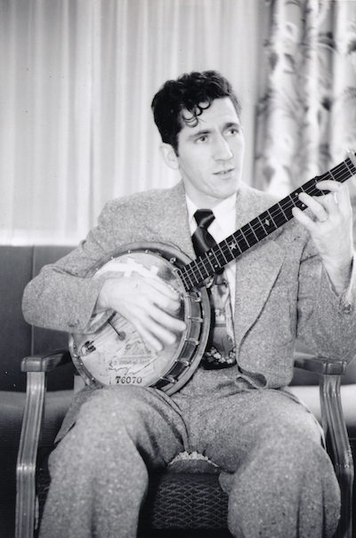 Arnold Taylor '51 with banjo