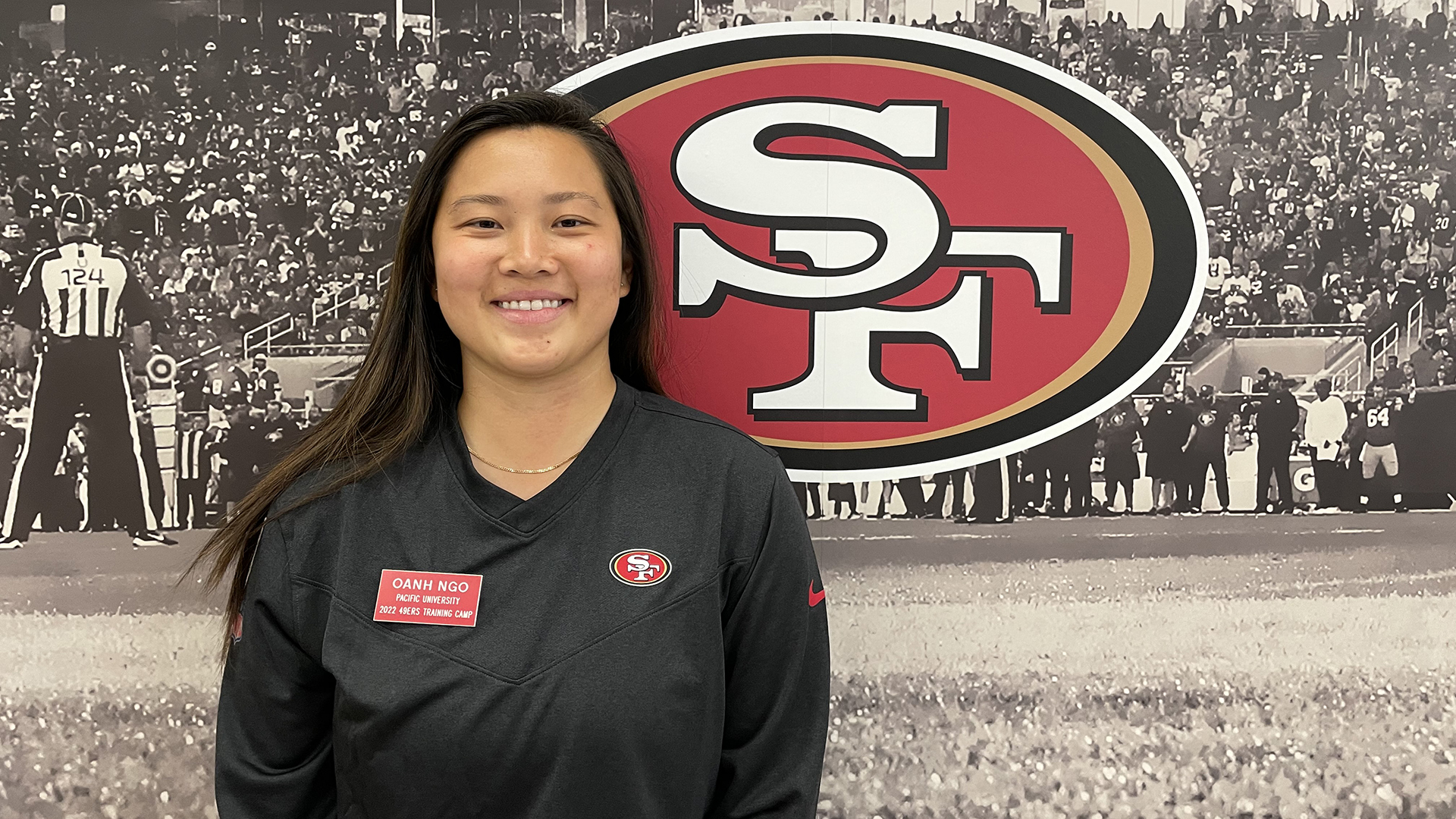 Training Day: Pacific Alumna Works On The Sidelines With 49ers