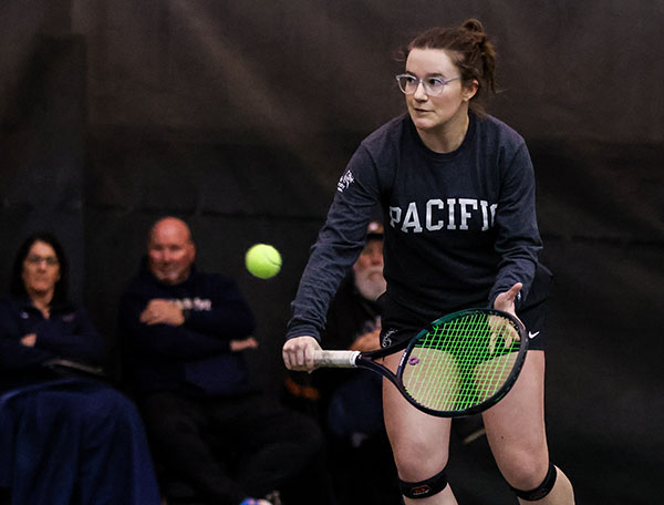 Sydnie Binder playing tennis