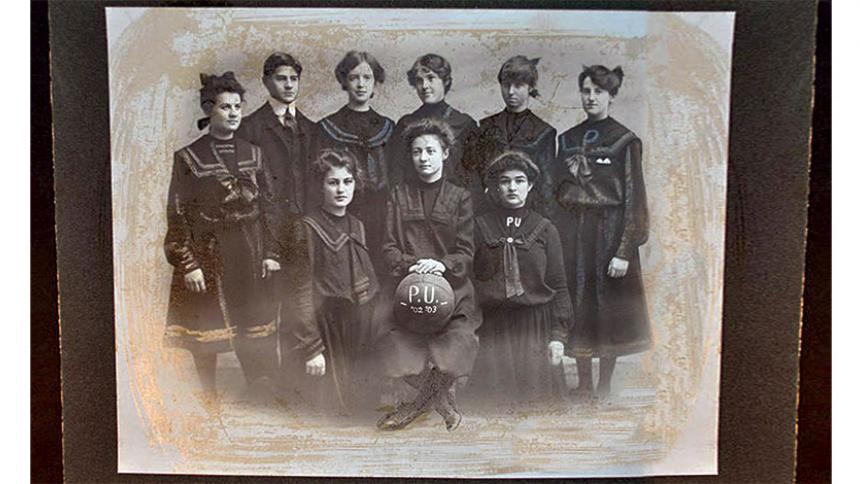 1902 Womans Basketball Team