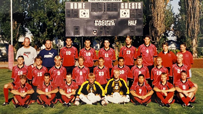 1998 Pacific Men's Soccer Team Photo