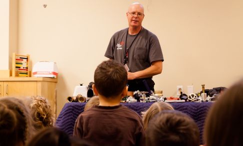 Dave Cookman visits the Pacific University Early Learning Community in 2015