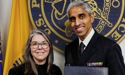 Jessica Scruggs DHS '09 and Surgeon General Vivek Murthy