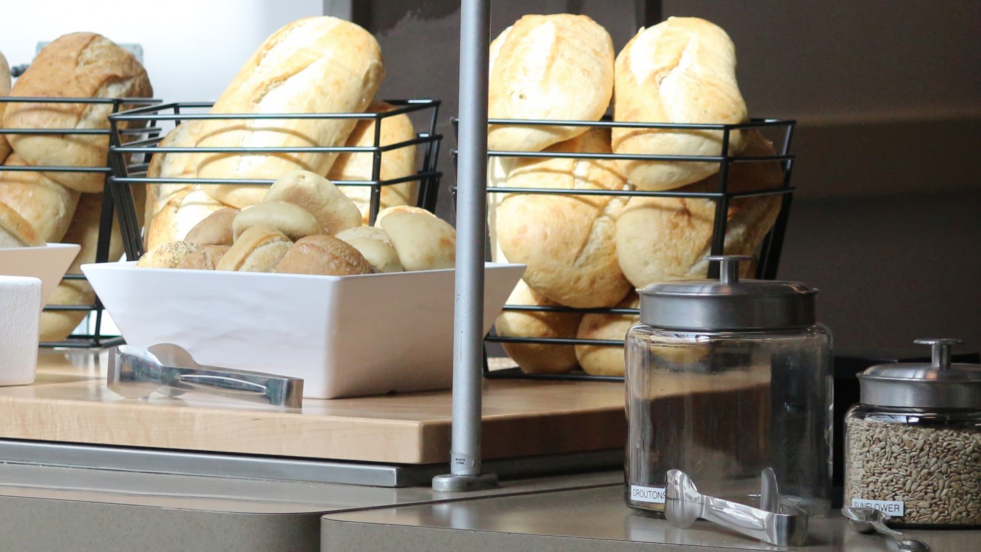 Baskets with bread in the Dining Hall